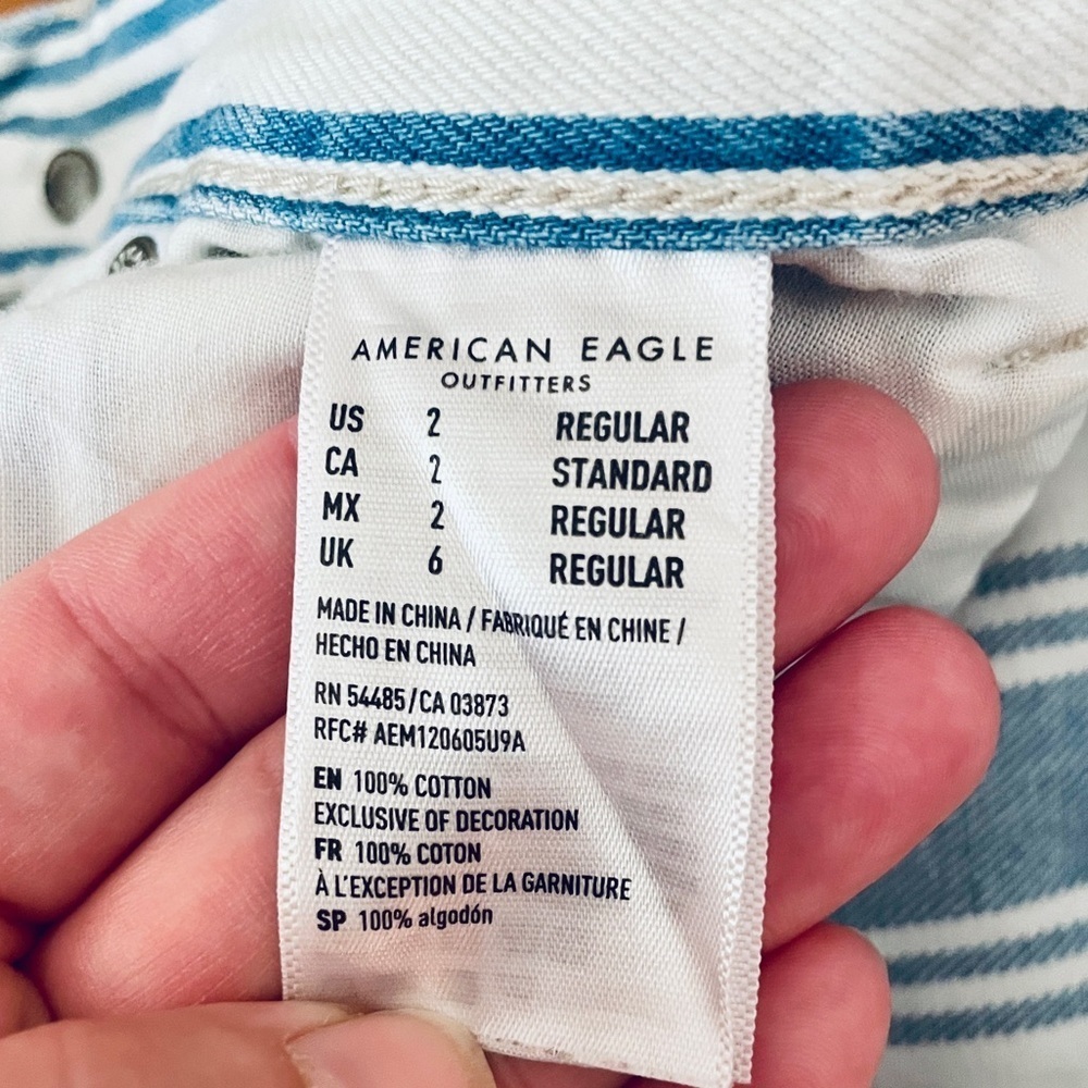 American Eagle Mom Jeans tapered leg high rise striped denim 2 blue white - Picture 8 of 10